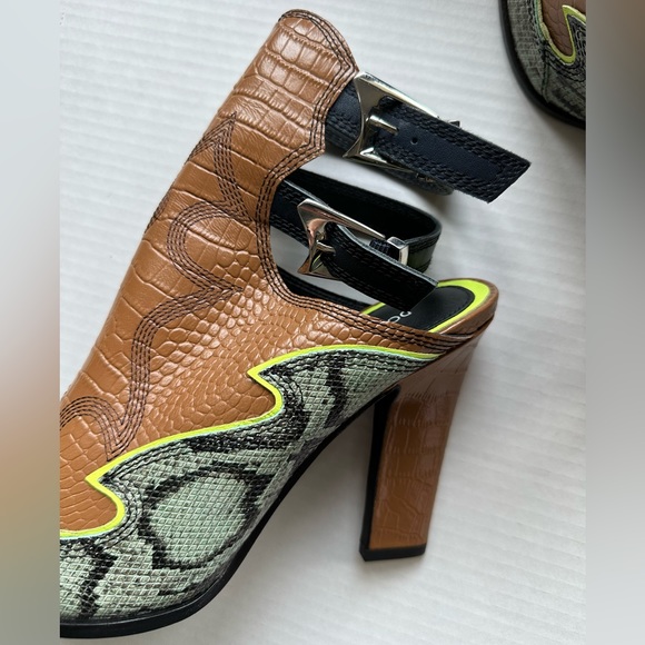 Donald J Pliner Giorgi Western Buckle Booties Snake Python Print Leather 10 NEW - Picture 7 of 11